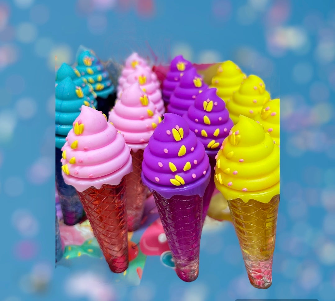 Gloss en forma de cono de helado al azar